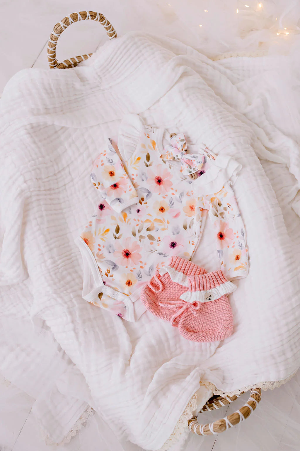 Scallop Booties - Peach