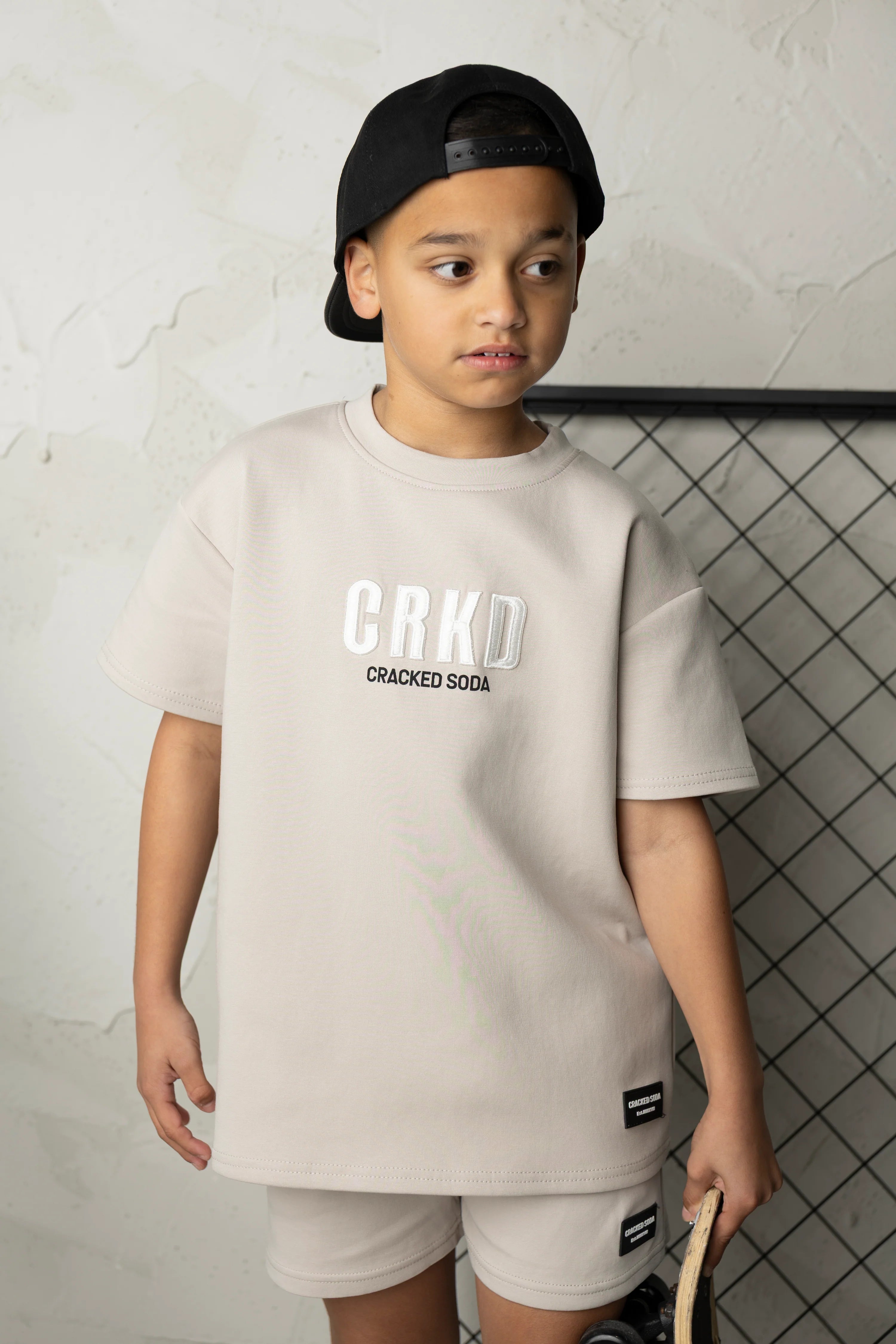 Freddie CRKD Tee - Pebble