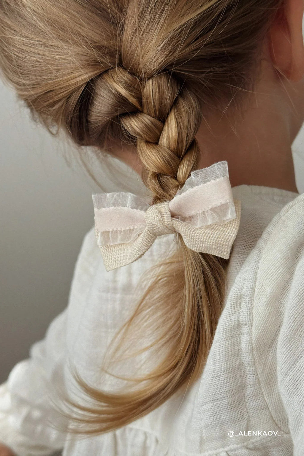 Lucie Hair Clip Set - White Swan