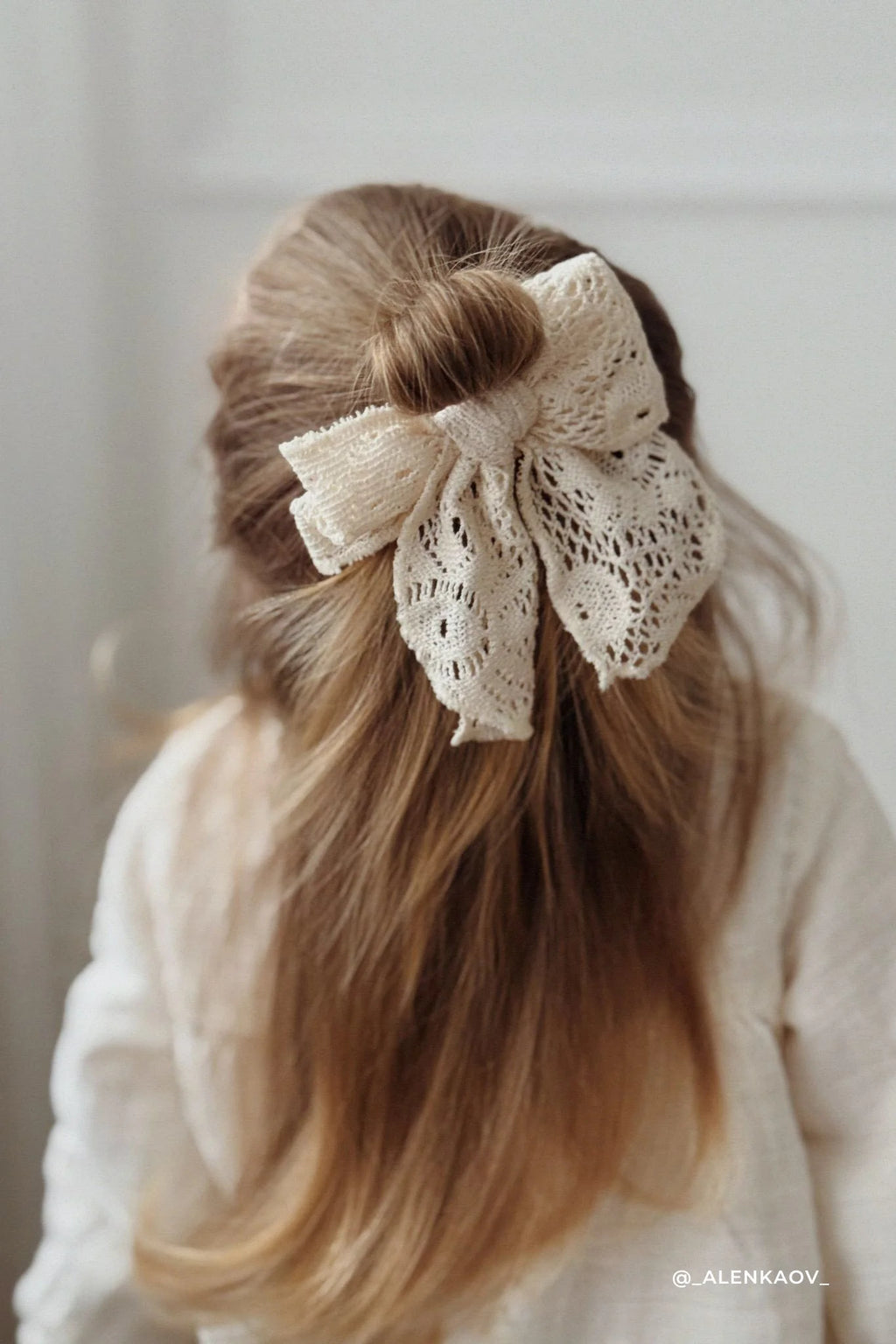 Lili Bow - Antique White