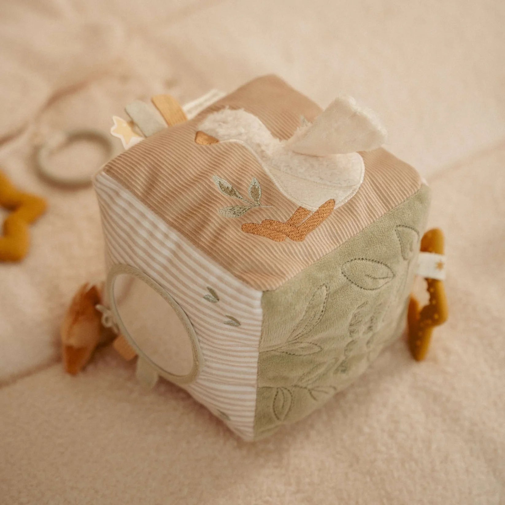 Goose Soft Activity Cube - Newborn Naturals