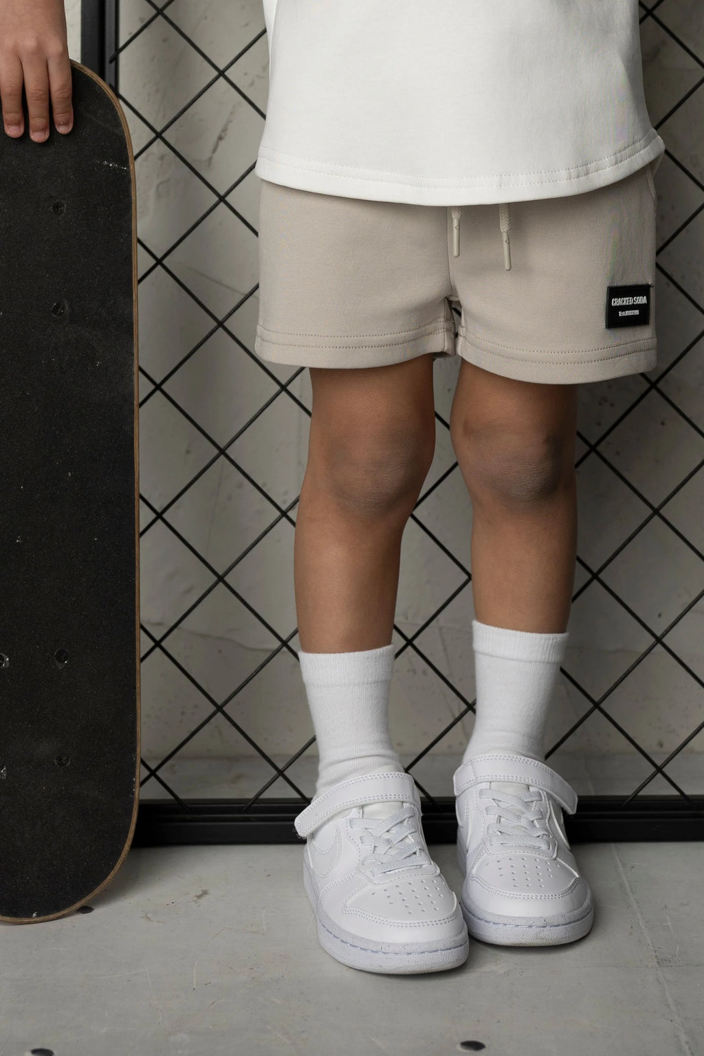 Freddie Essential Short - Pebble