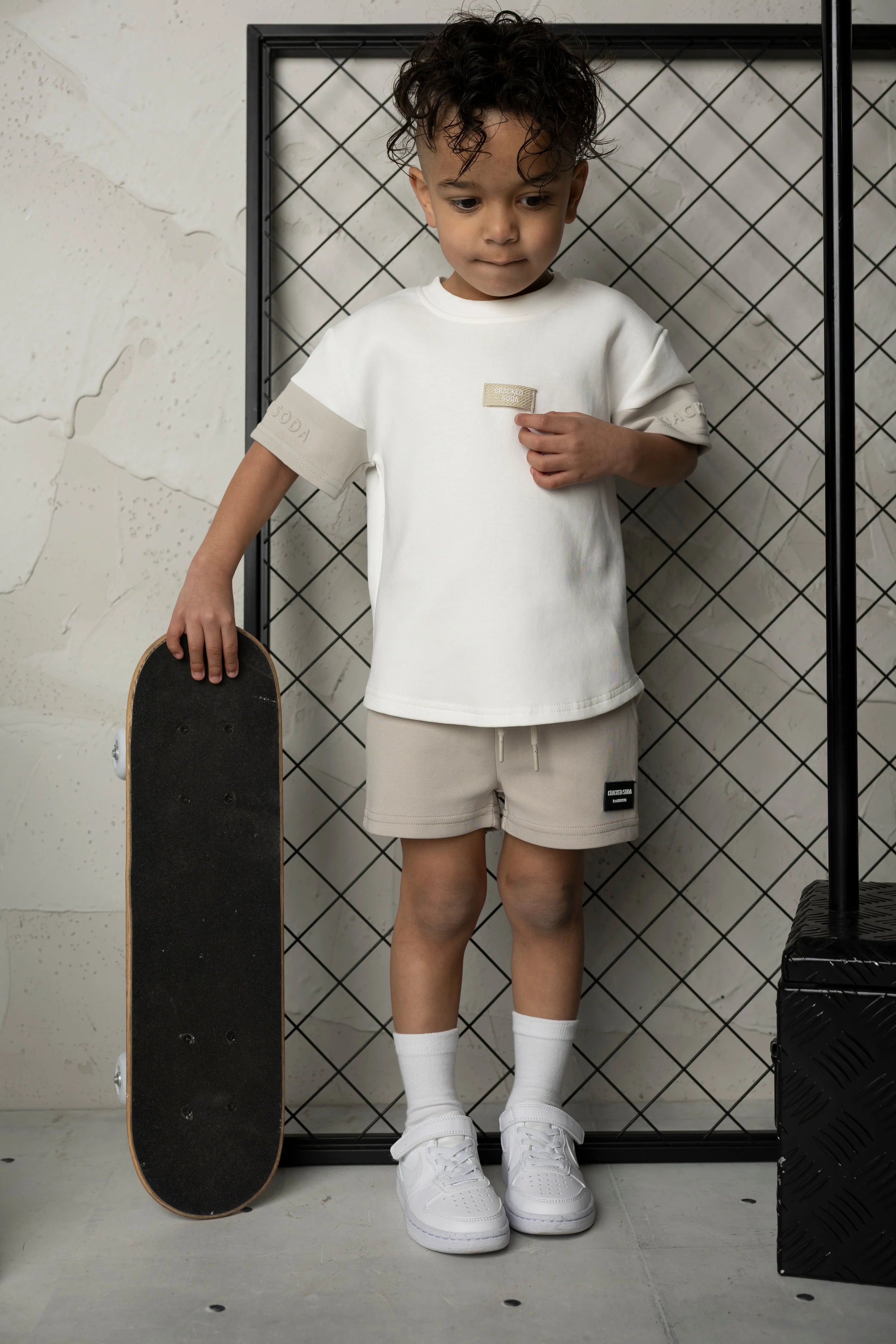 Freddie Essential Short - Pebble