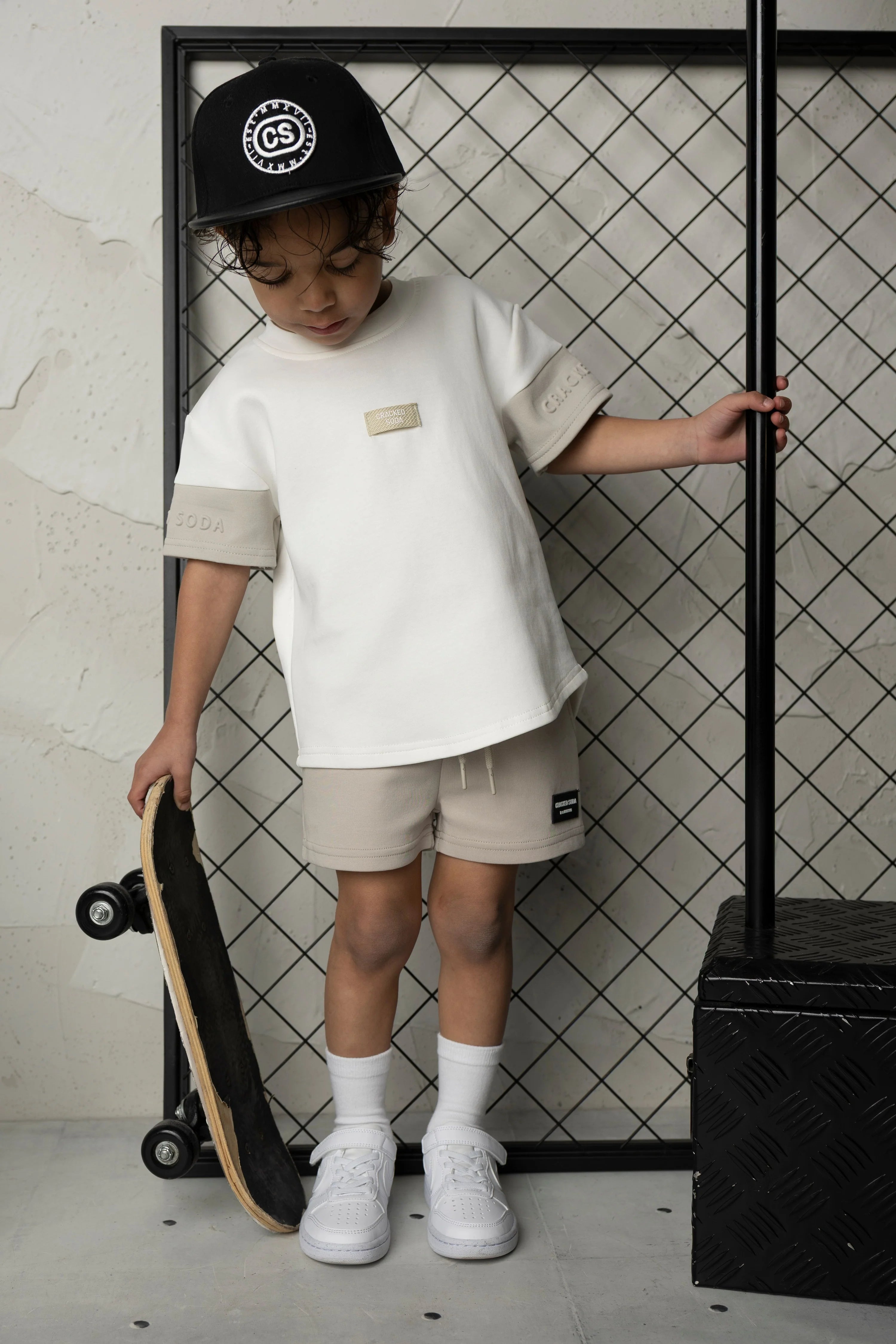 Freddie Essential Short - Pebble