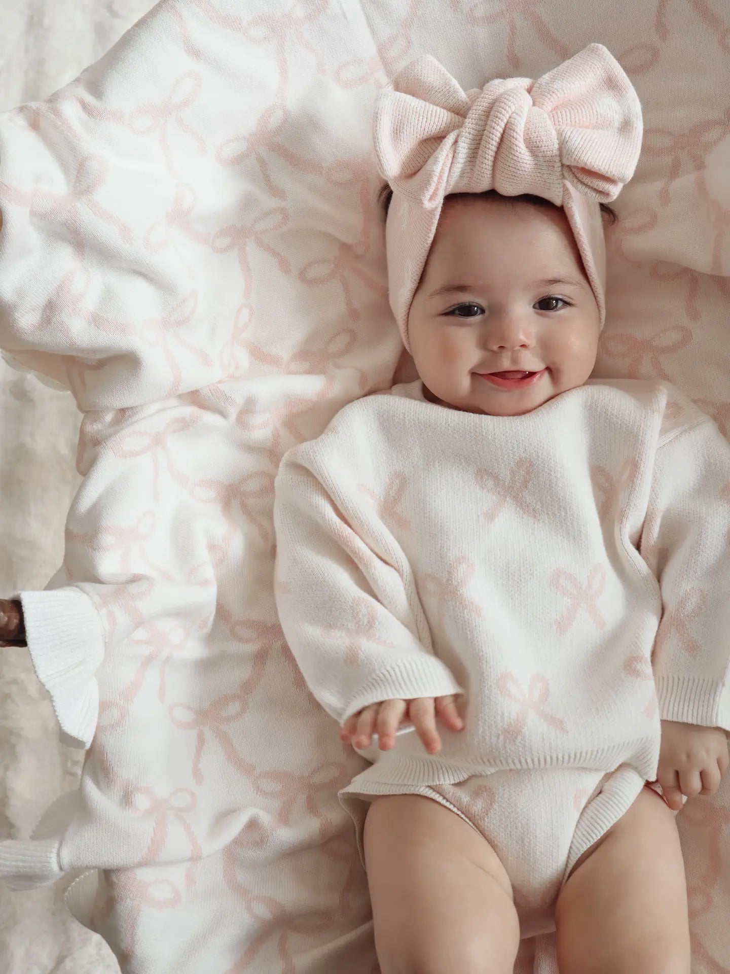 Frill Ribbon Bow Blanket | Reversible