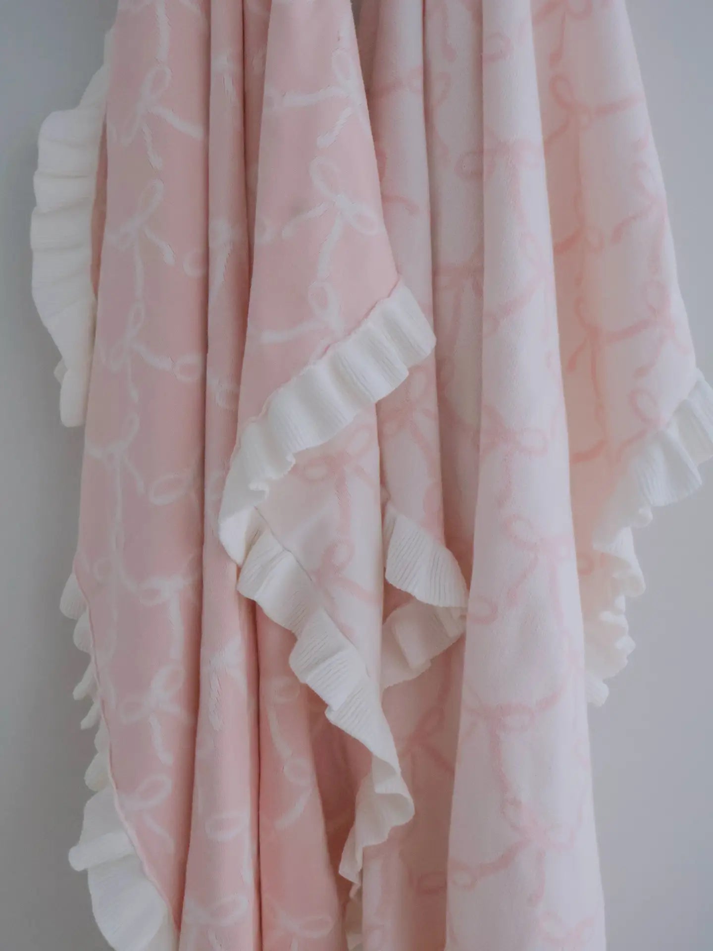 Frill Ribbon Bow Blanket | Reversible