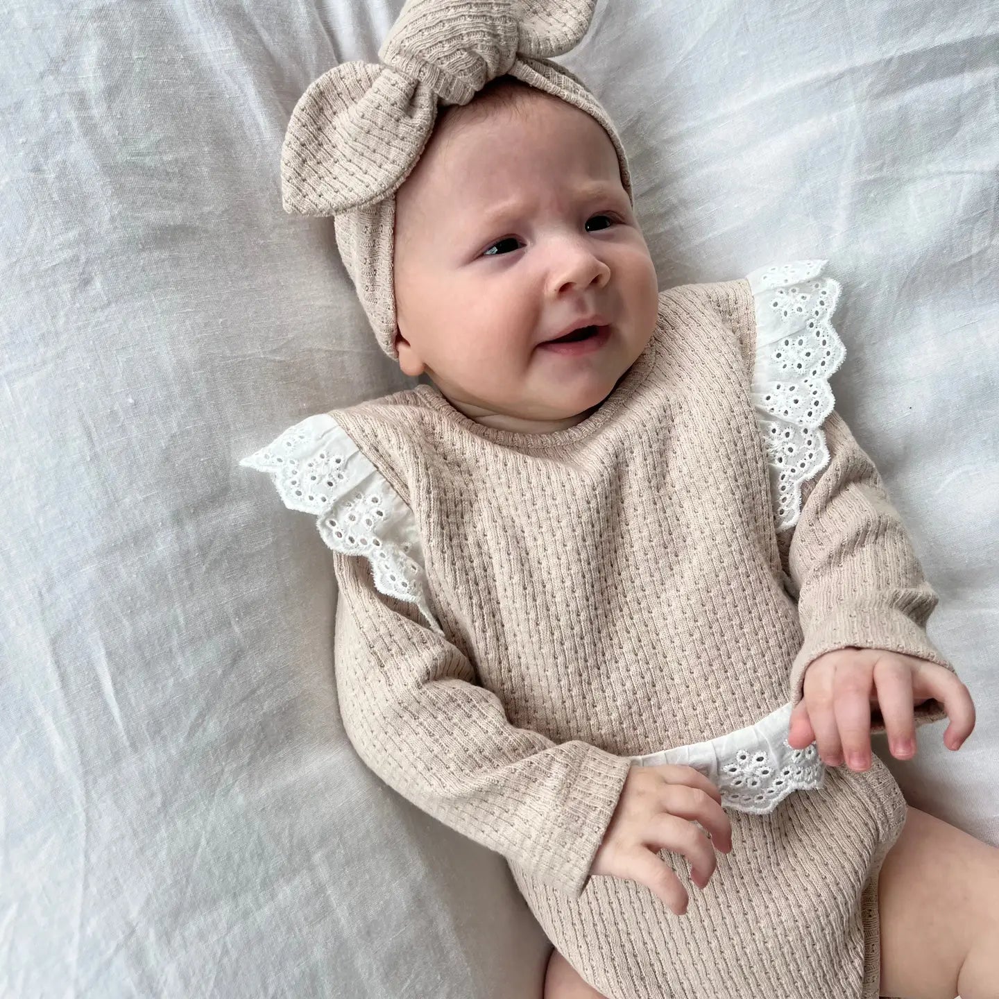 Knitted Knot Headband - Beige