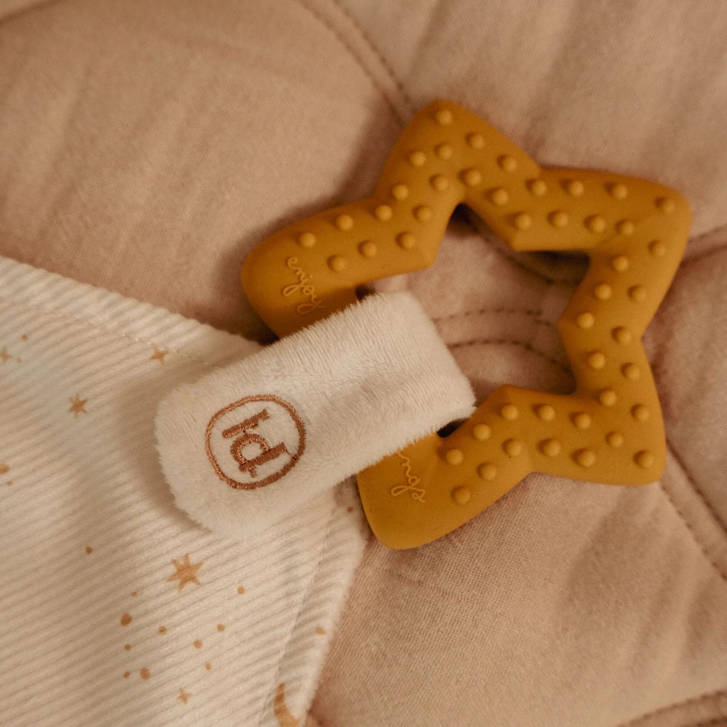 Newborn Naturals Cuddle Cloth with Teething Ring
