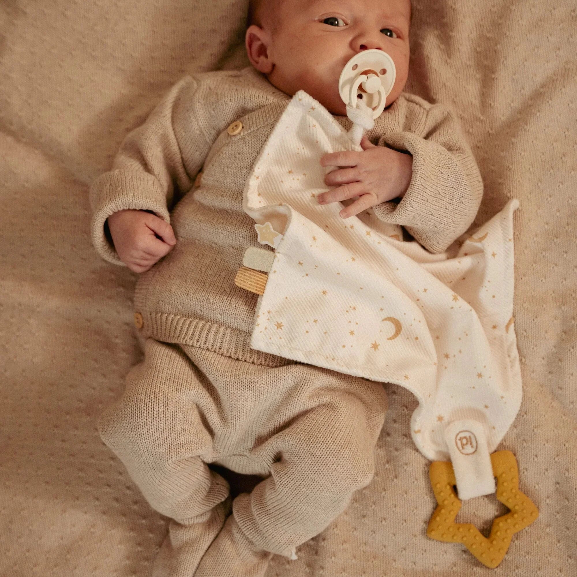 Newborn Naturals Cuddle Cloth with Teething Ring