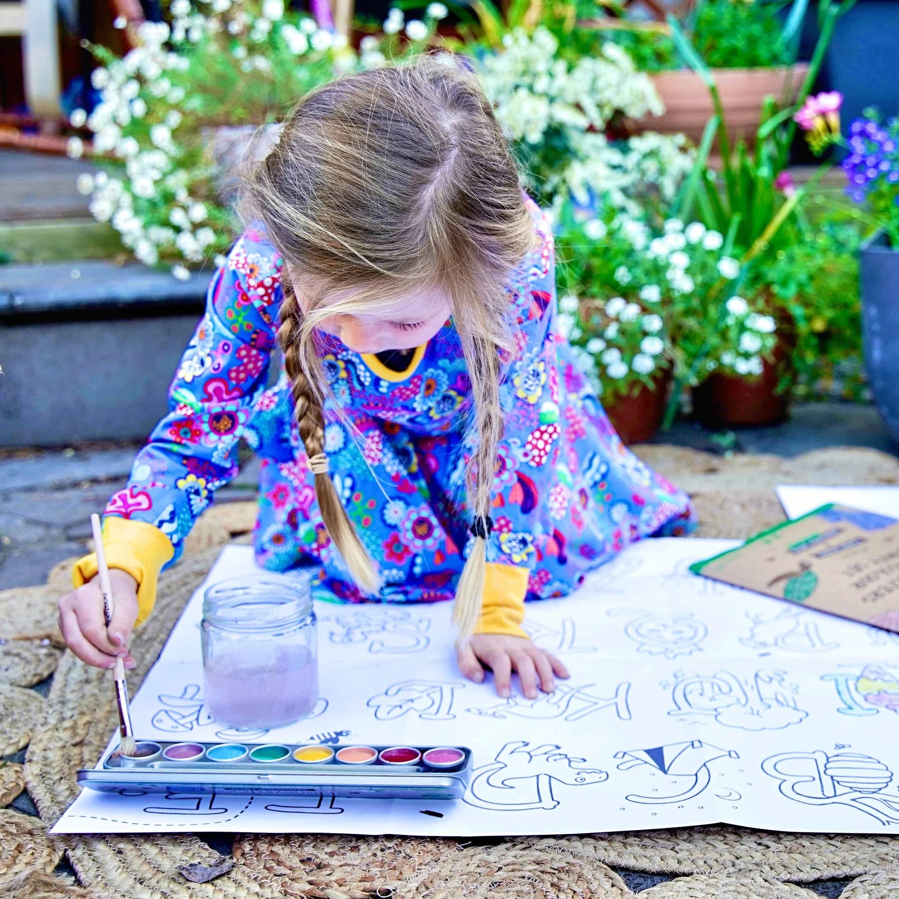 Jumbo Posters & Watercolour Paints Activity Set