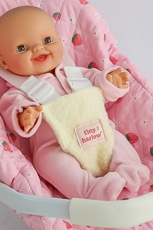 Tiny Harlow Dolls Car Seat Capsule - Strawberry Picnic